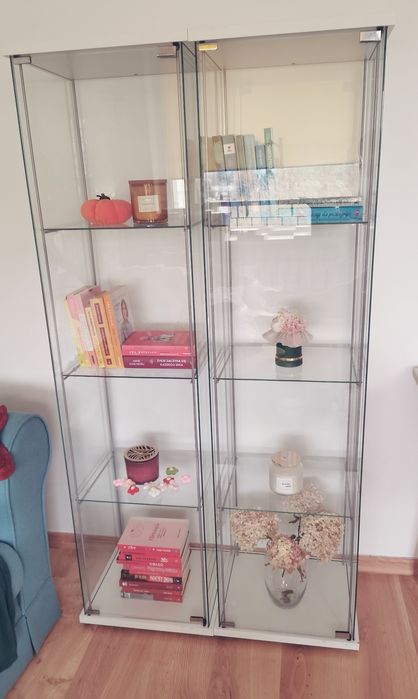2 gabloty  Ikea detolf szklane białe zamykane półki stan bardzo dob