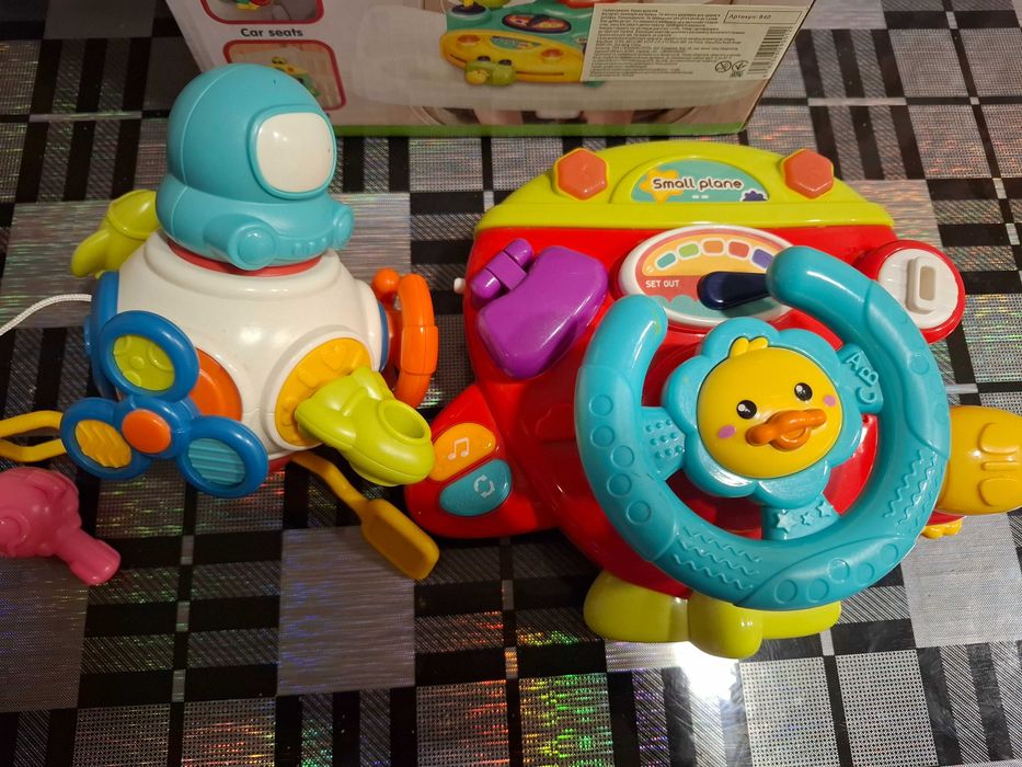 Кермо музичне бізі космонавт