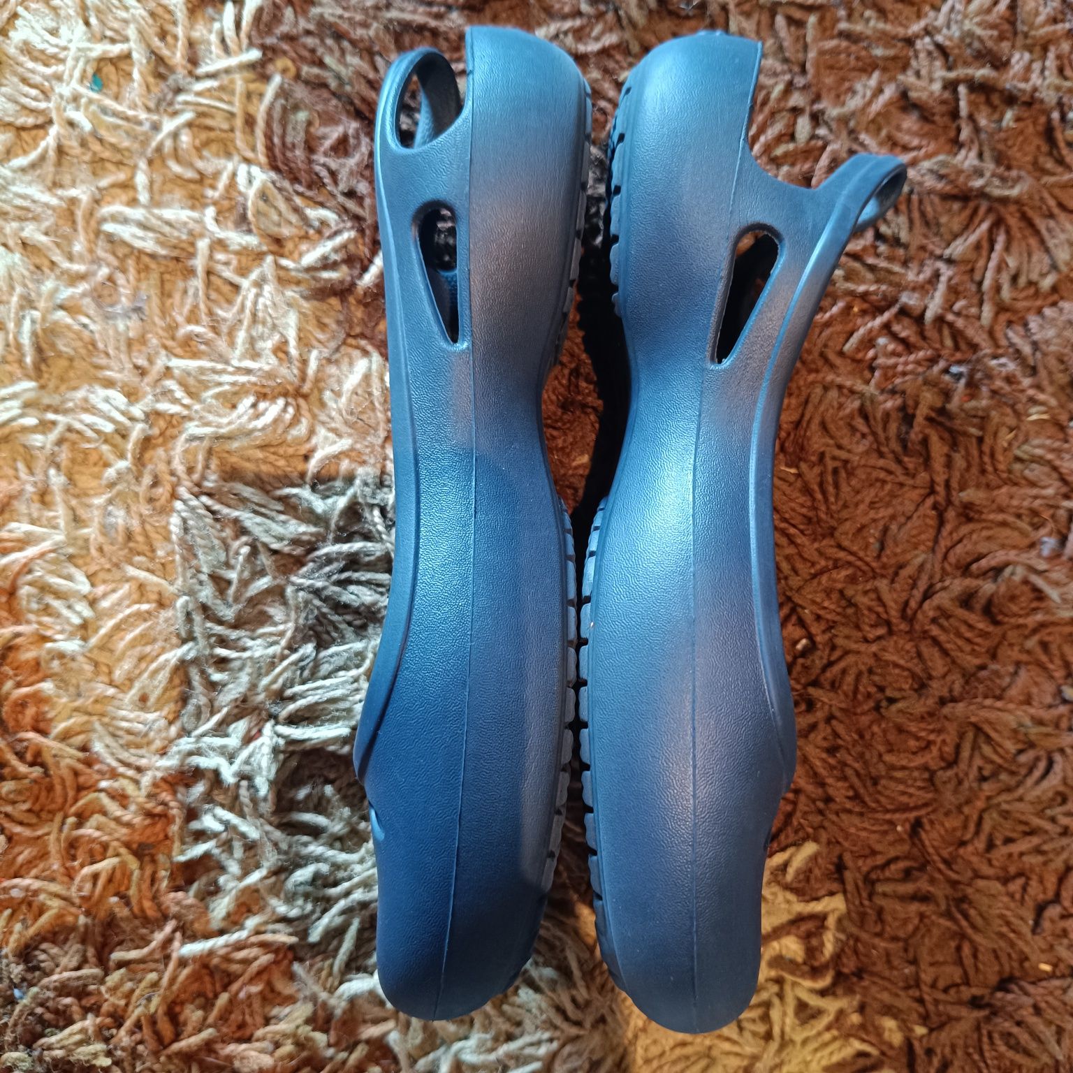 Baleriny crocs, r.37, czytaj opis, piękne granatowe, przypinki, super