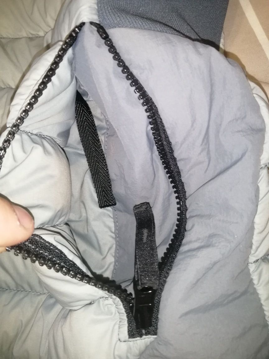 Пуховая Жилетка Stone Island Down Gilet Down Vest Light Grey. Размер L