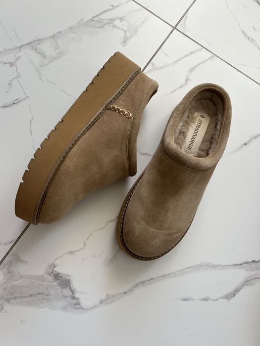 Уггі беж stradivarius короткі тапки замш натуральний 39