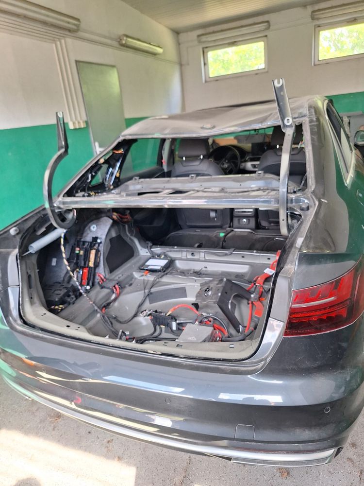 Sprzedam uszkodzony samochód  osobowy  audi Audi A4