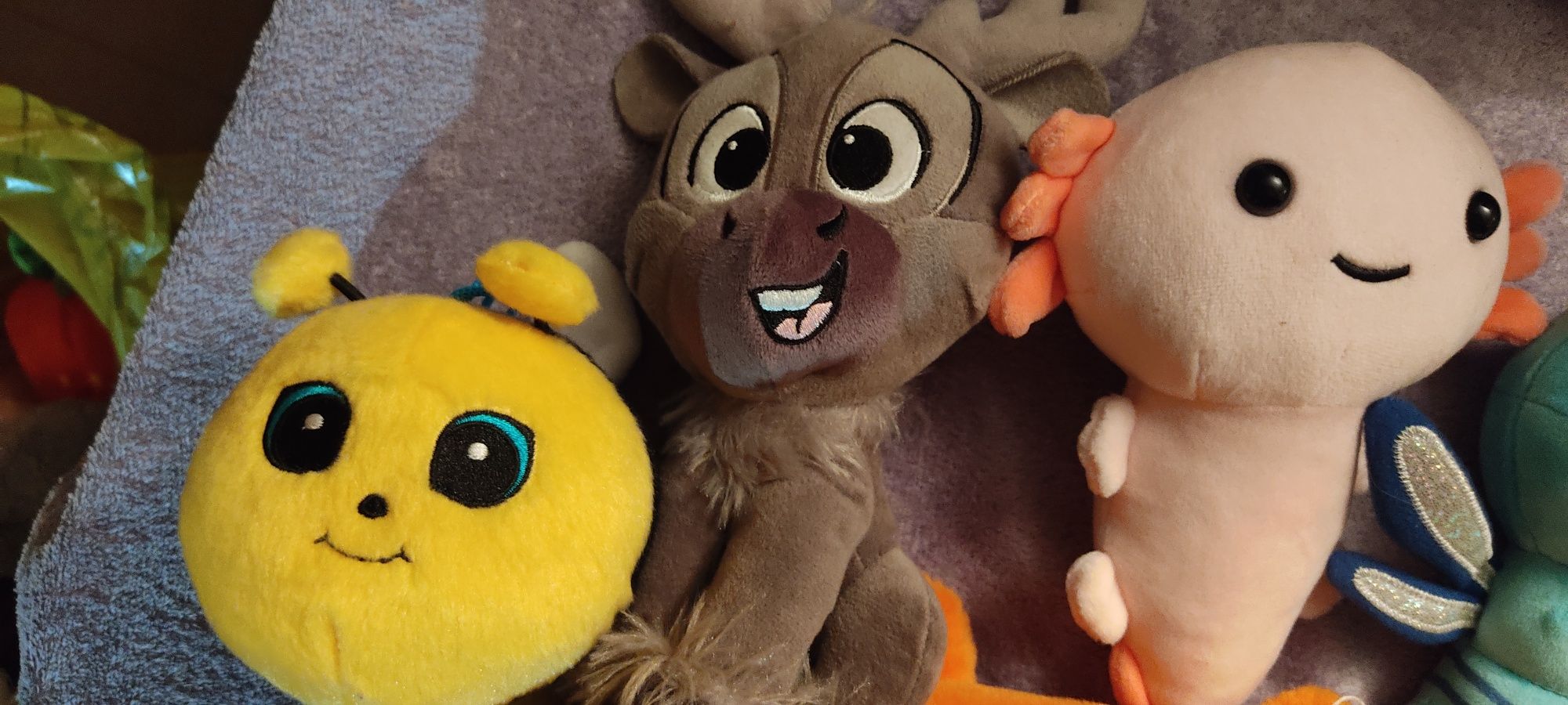 Lidl Biedronka:Akselot, ważka Pluto, Stitch, Renifer, kot i lis
