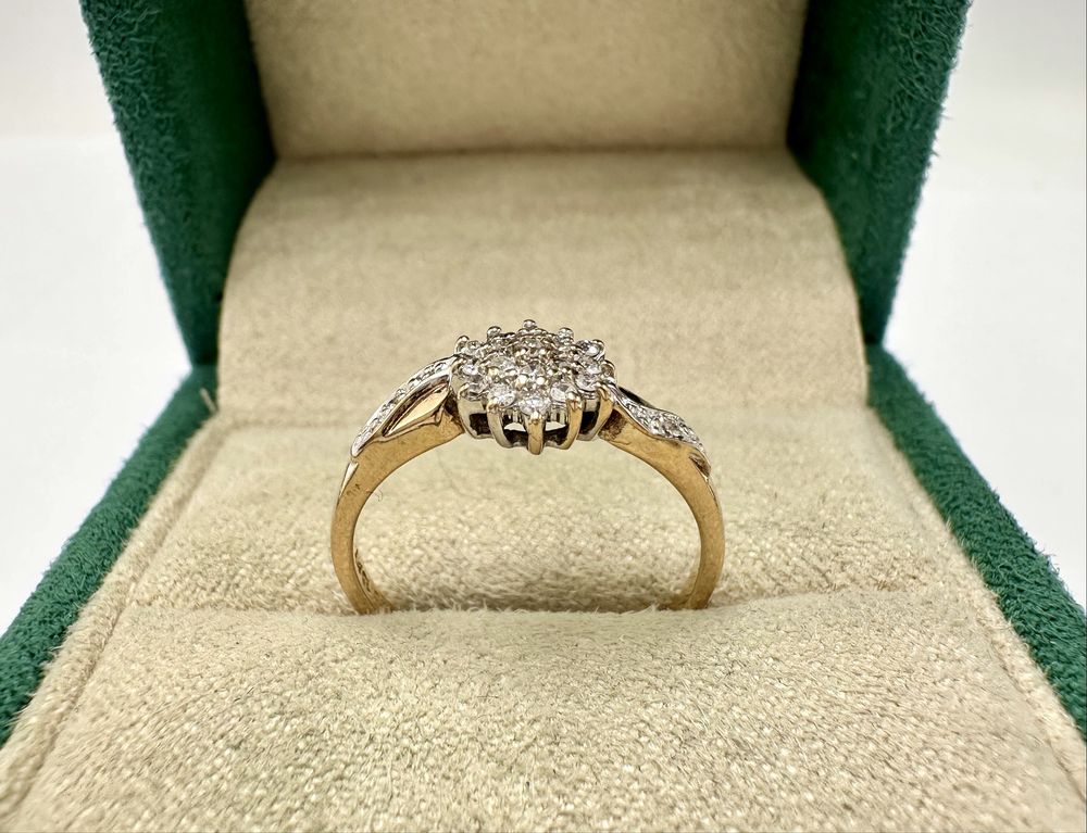 Złoty pierścionek z diamentami 0,08ct