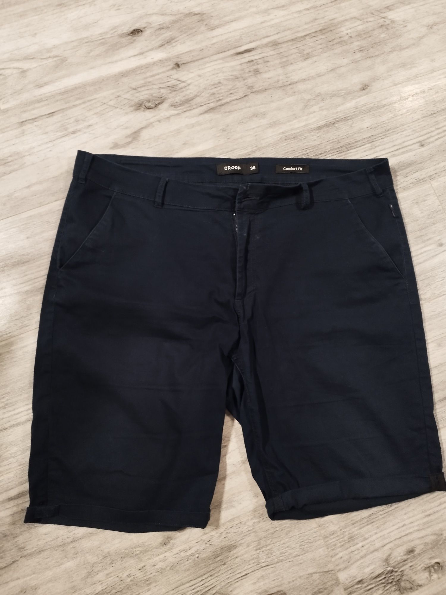 Spodenki granatowe Cropp 38