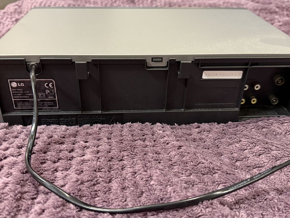 відеомагнітофон LG L218 Super Multi System VHS.