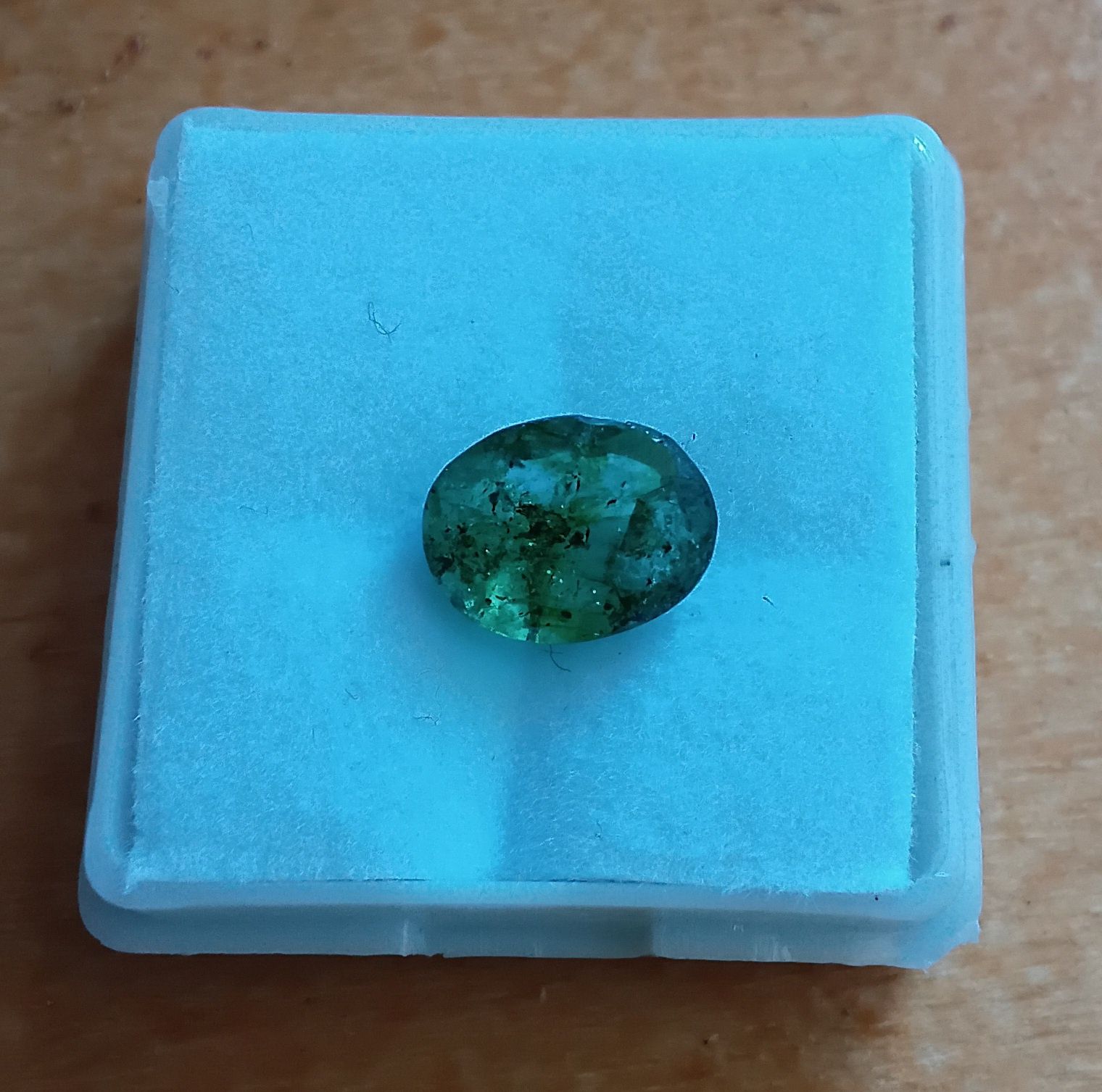 Esmeralda Colombiana Certificada com 2.25 Ct