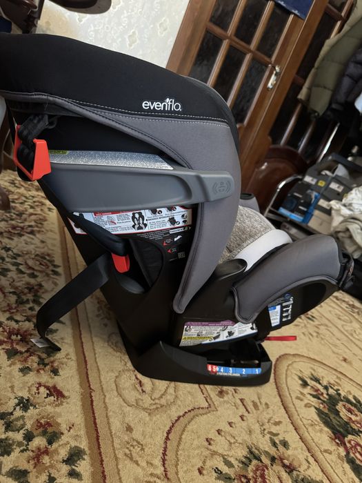 Автокресло Evenflo All4One DLX, от 1,8 до 54,4 кг Автокрісло Дитяче