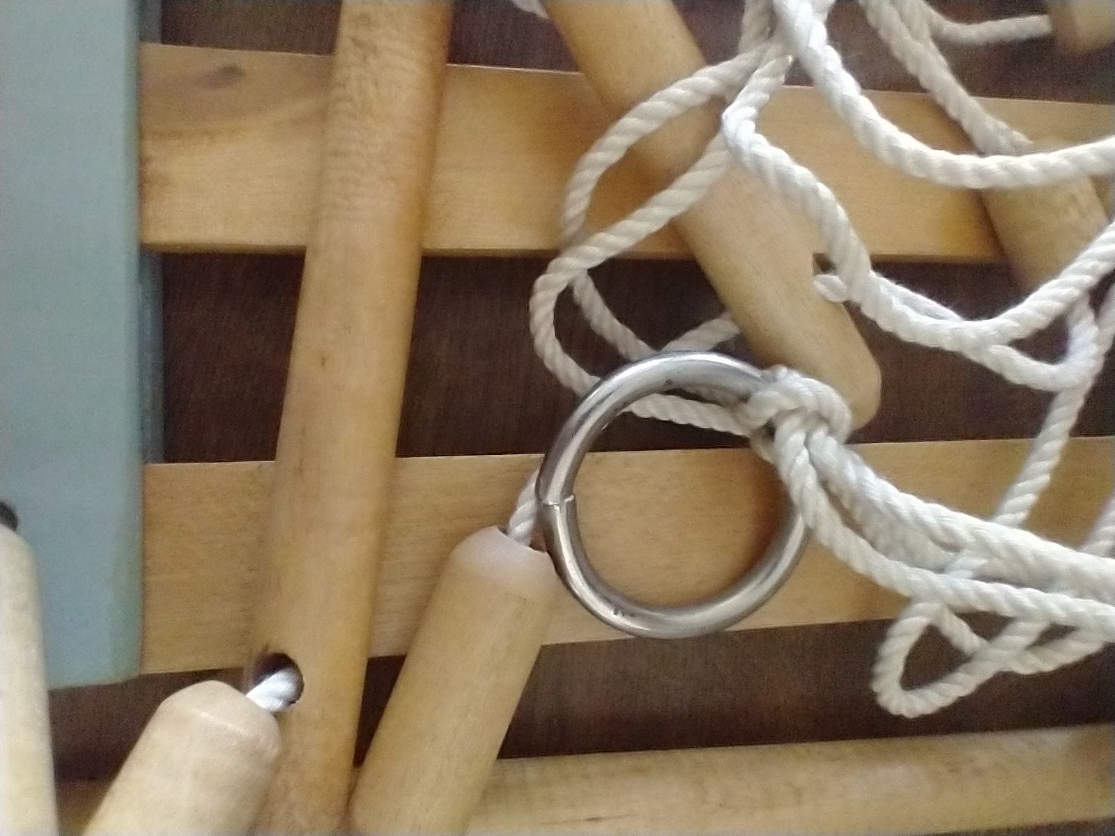 huśtawka drewniana dla dziecka