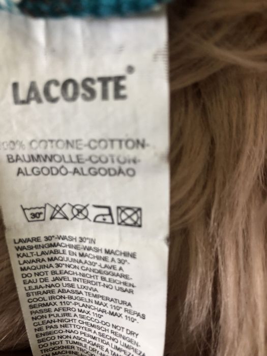 Sweter w serek Lacoste