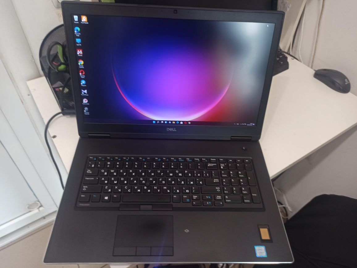 Ноутбук Dell 7720