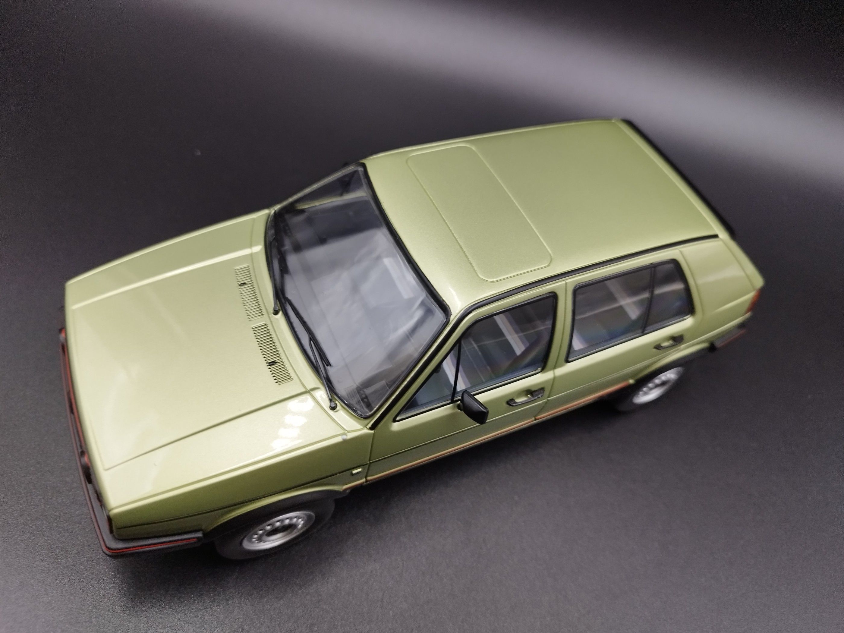 1:18 MCG Volkswagen Golf II GTI model nowy