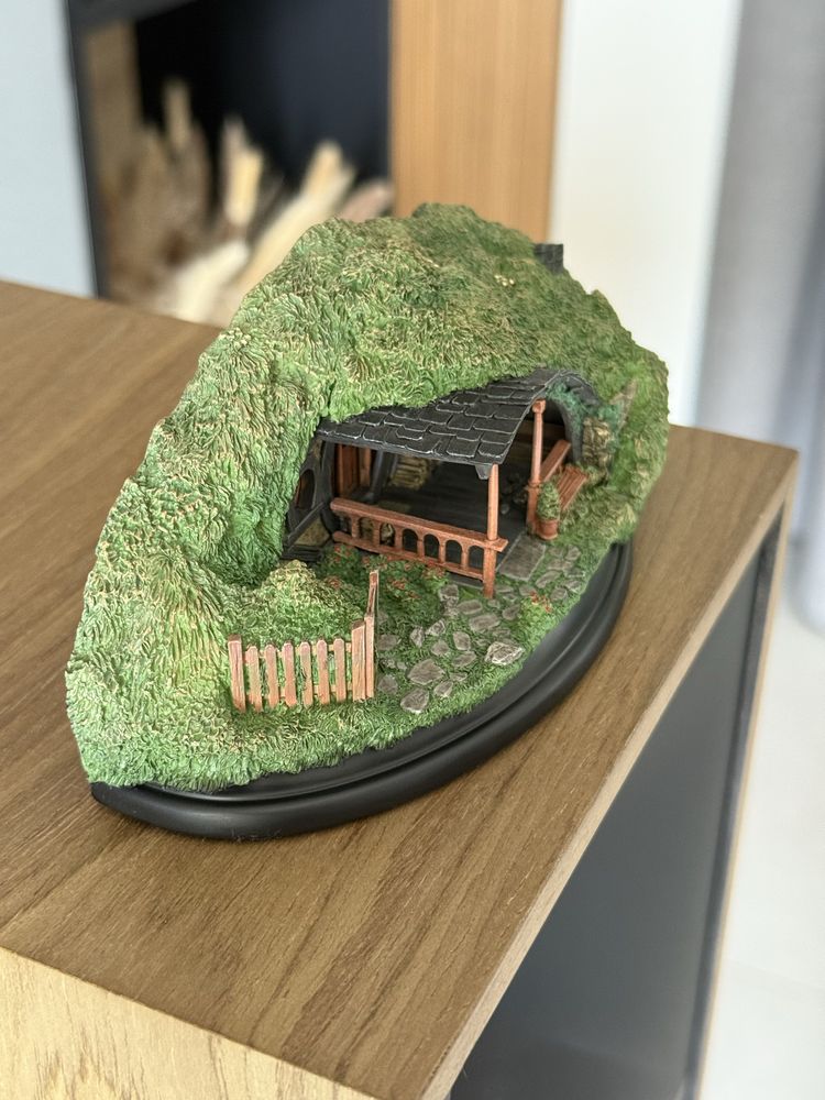 Фигурка хижина хоббита 39 LOW ROAD от WETA workshop