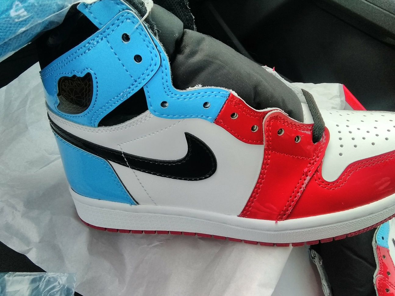 (r. 40) Nike Air Jordan 1 Retro High Fearless UNC Chicago (us7) 25 cm.