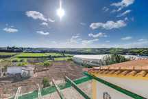 Moradia Isolada T3 com 2480m2 de terreno, poço e com anexos
