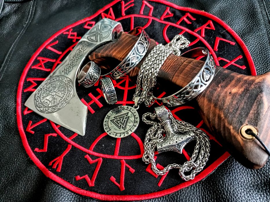 Wisiorek nordycki dwustronny wiking wojownik Valknut runy Thor Odyn