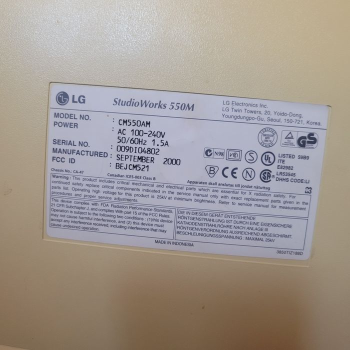 Monitor LG Studioworks 550M