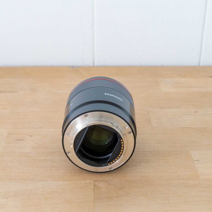 Objetiva Samyang 75mm f1.8 AF para Sony FE - Como Nova