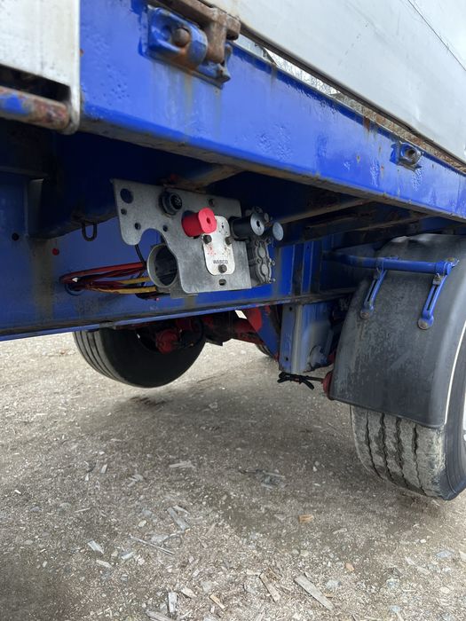 Напівпричіп Pacton з краном Kennis 16.000