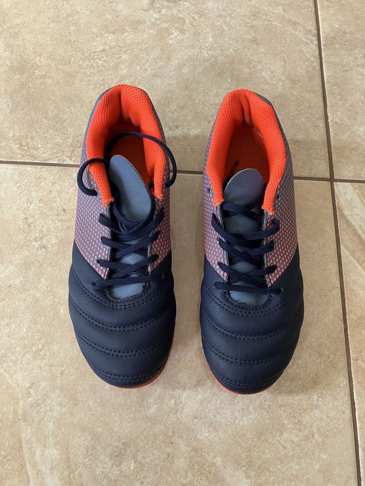 Buty pilkarskie Kipsta r. 35