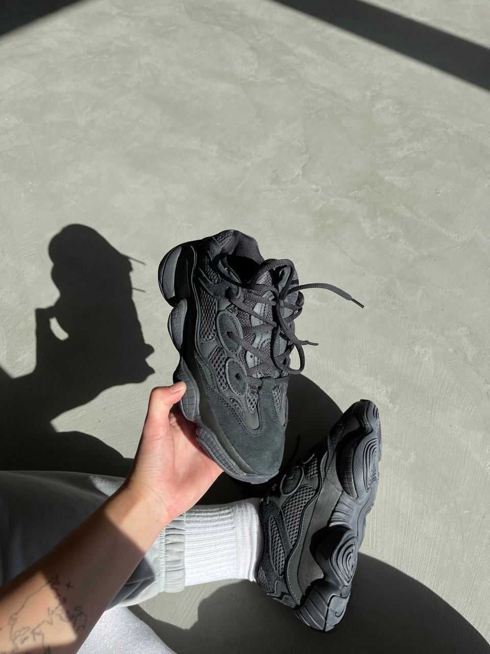 Розпродаж Жіночі кросівки Adidas Yeezy Boost 500