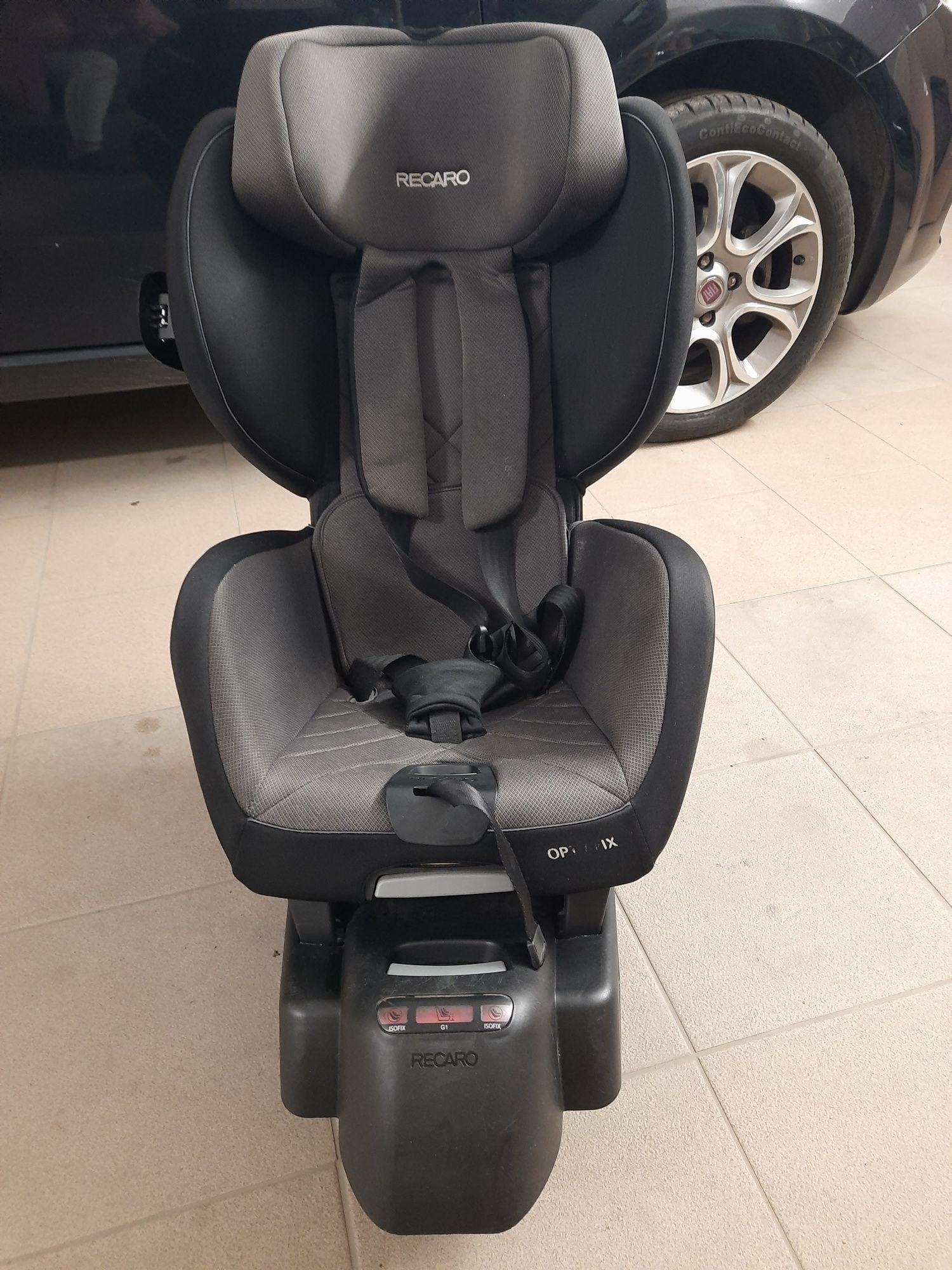 Fotelik samochodowy Recaro optiafix 9-18 kg