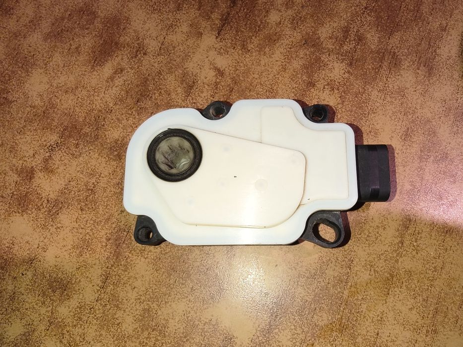 Електропривід, моторчик люверса Tesla model S оригінал