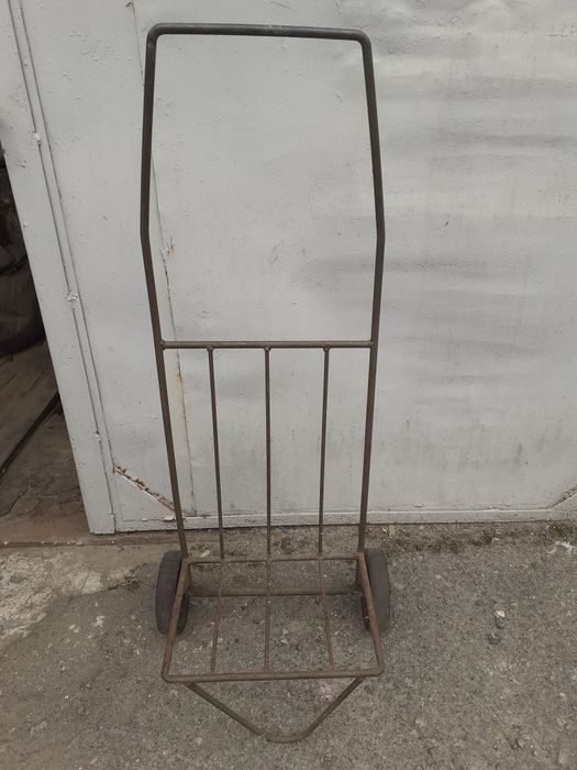 Вантажний візок.