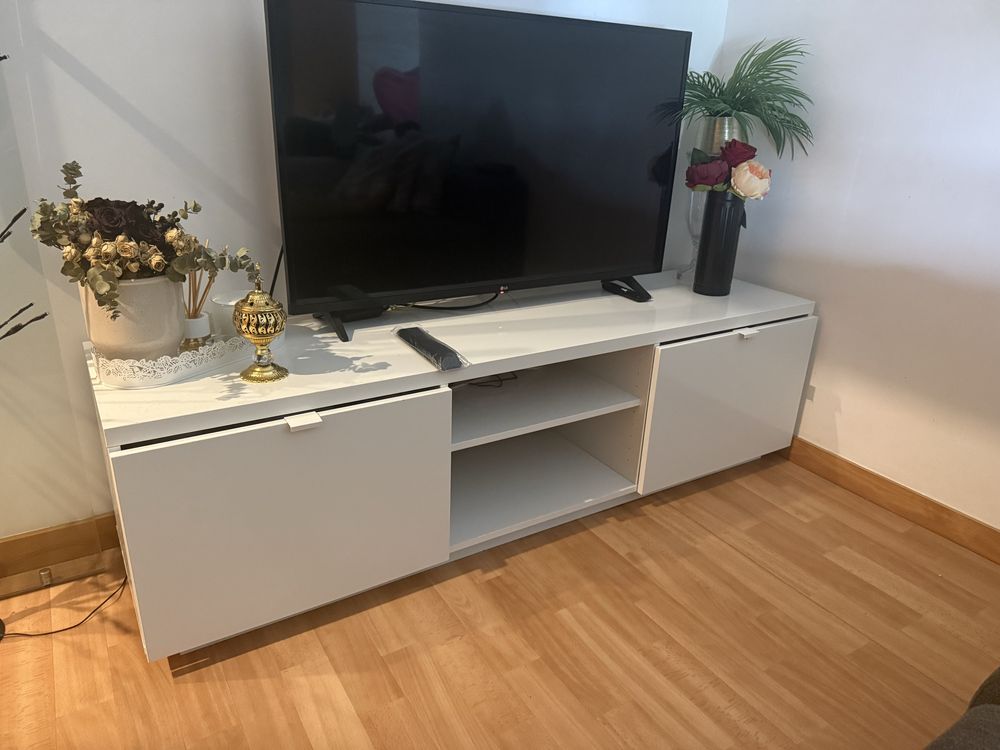 Movel TV Ikea branco