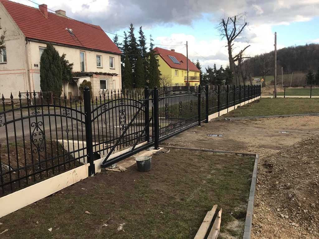 brama przesuwna z montażem i napędem - producent -