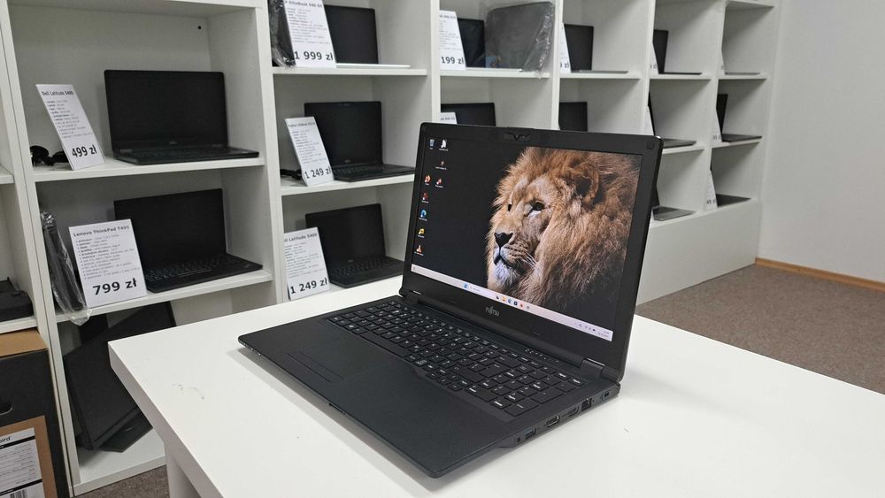 Biurowy Fujitsu LifeBook E559 15" i5-8gen 16GB 256SSD IPS FHD Klasa A