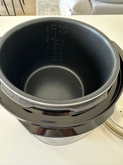 Panela de Pressão Elétrica NEWLUX Chef Pot V220 6L (1000W)