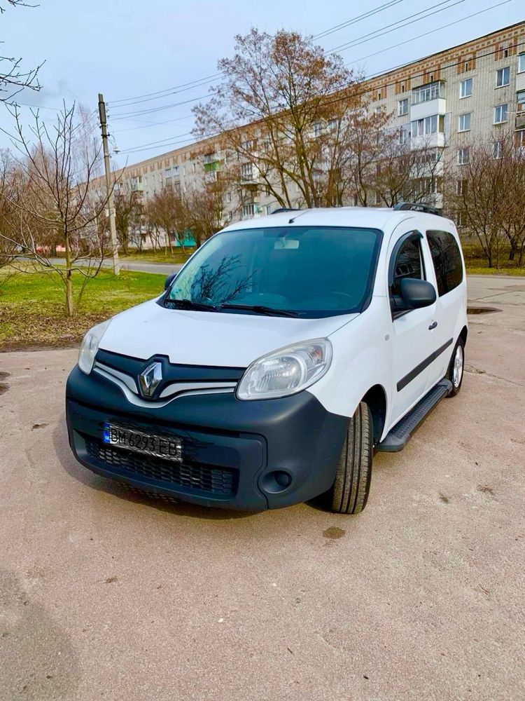 renault kangoo 2014г 1,5дп в огнях