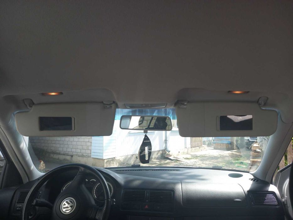 Продам автомобільVolkswagen Golf 2004 універсал