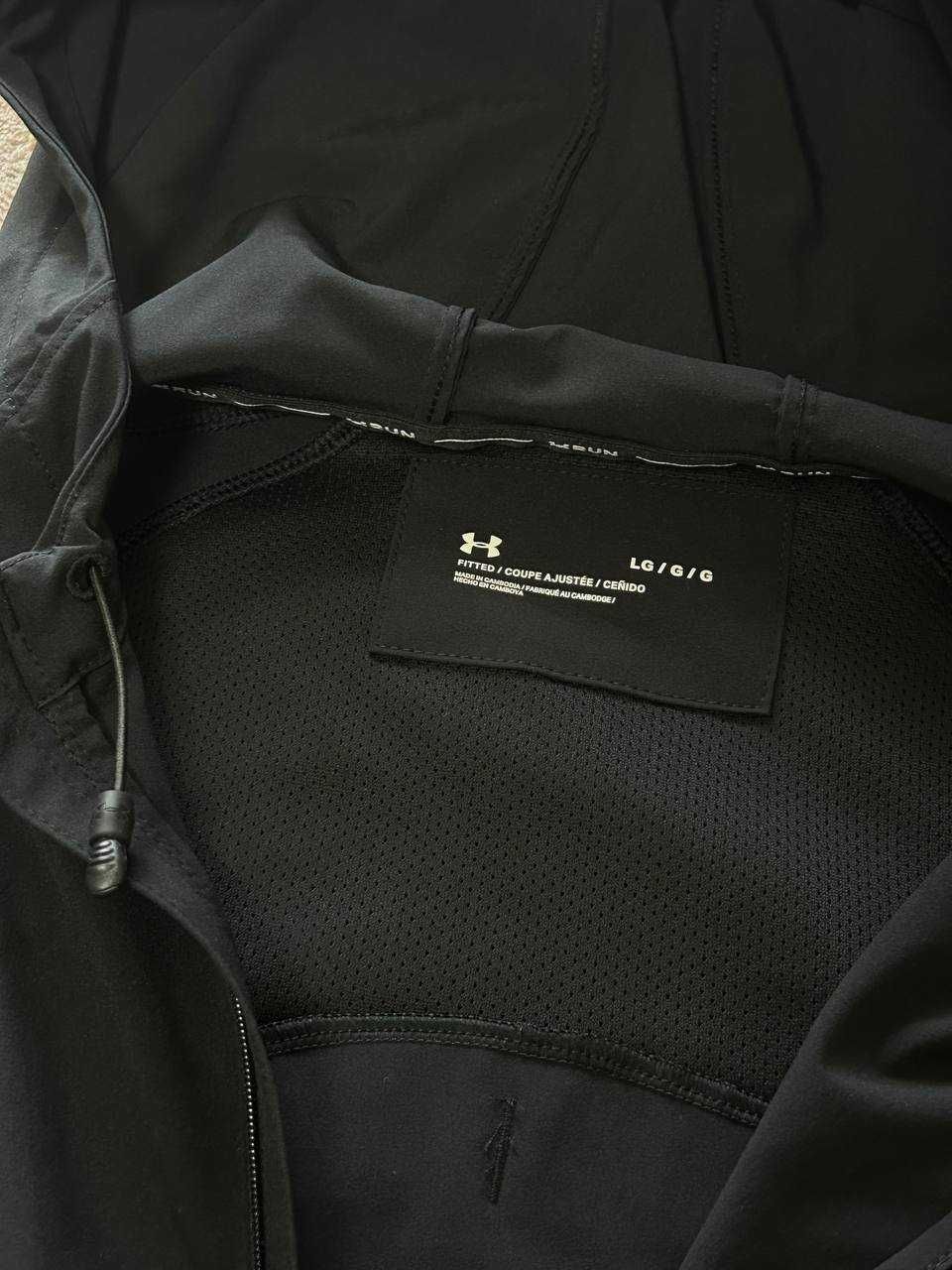 Бігова вітровка Under Armour OutRun the STORM Jacket