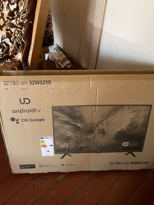 Продам телевізор UD 32W5210