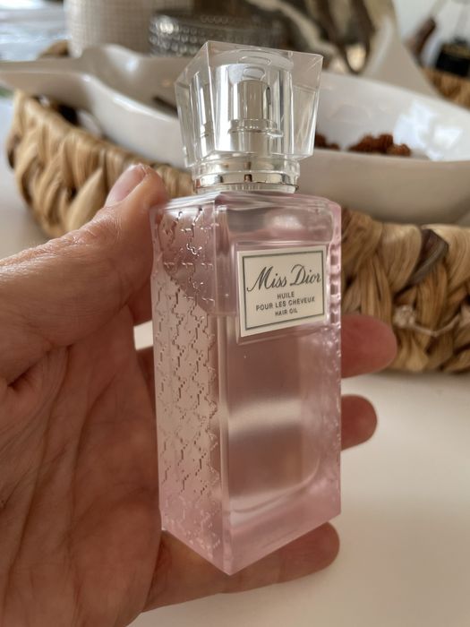Perfume para o cabelo. Miss Dior