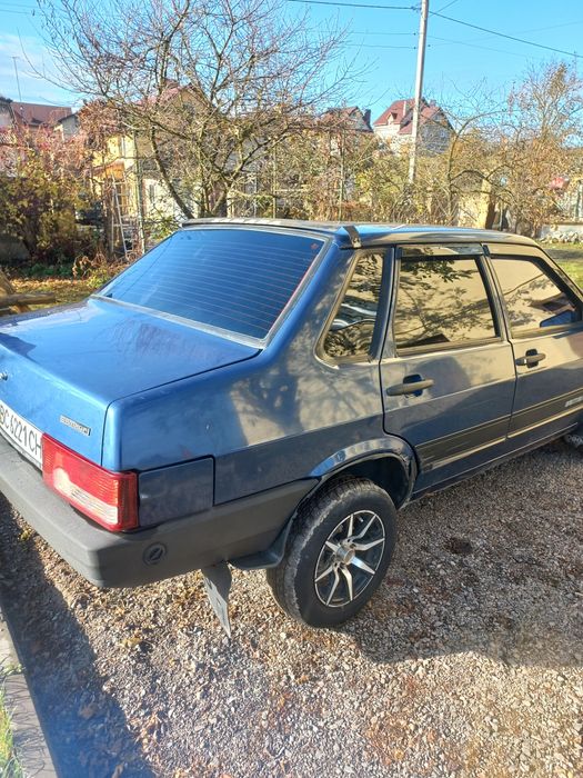 Автомобіль ваз 2199
