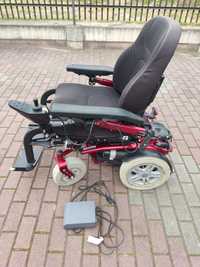Wózek inwalidzki elektryczny.