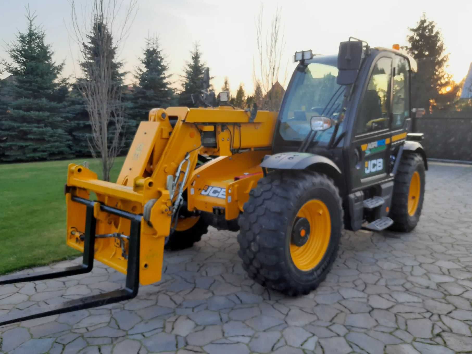 Ładowarka teleskopowa JCB 542-70 AGRI PRO