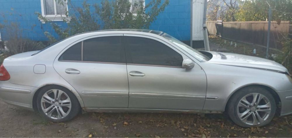 Мercedes e320 w211
