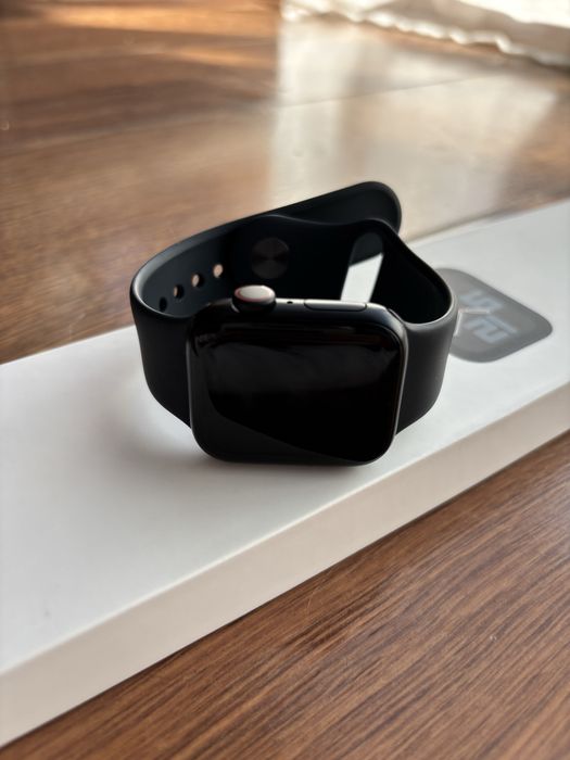 Apple Watch SE 2 40mm GPS + Cellular z ładowarką