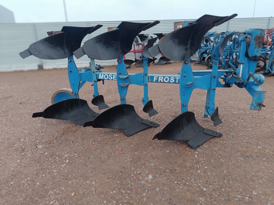 Pług obrotowy 3 skibowy Frost Mosel