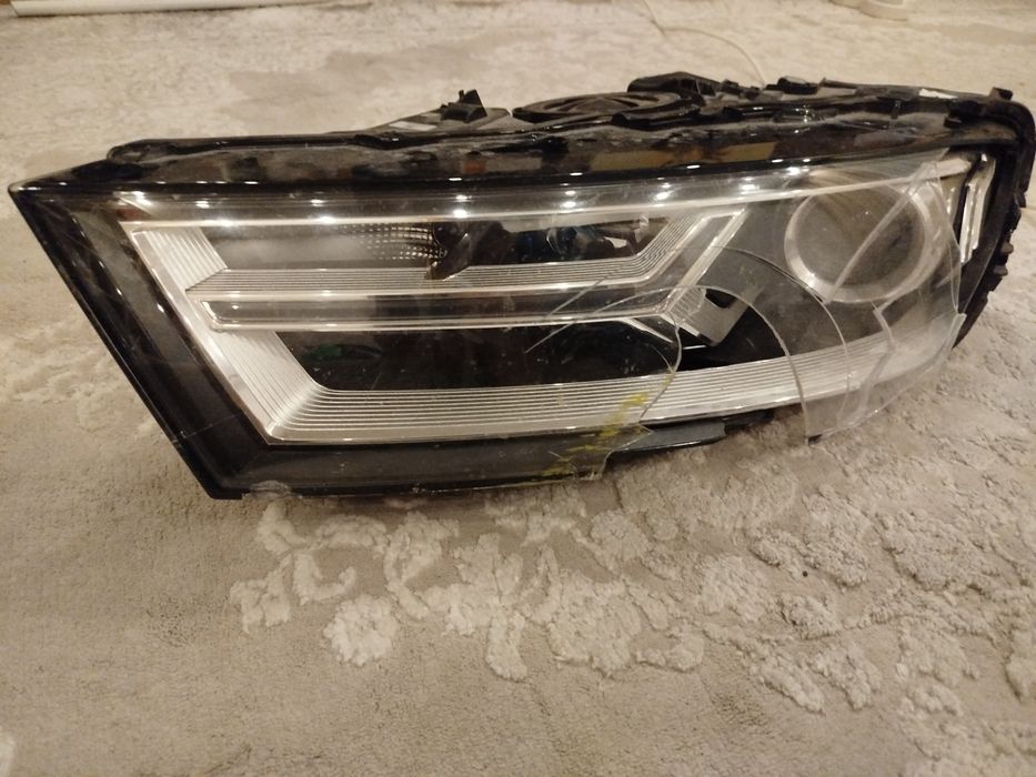 Audi Q7 4M ліва 4M0 941 005 B на запчасті