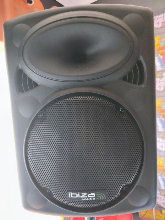 Ibiza Sound SLK10A-USB (10 polegadas, 400W de potência máxima).