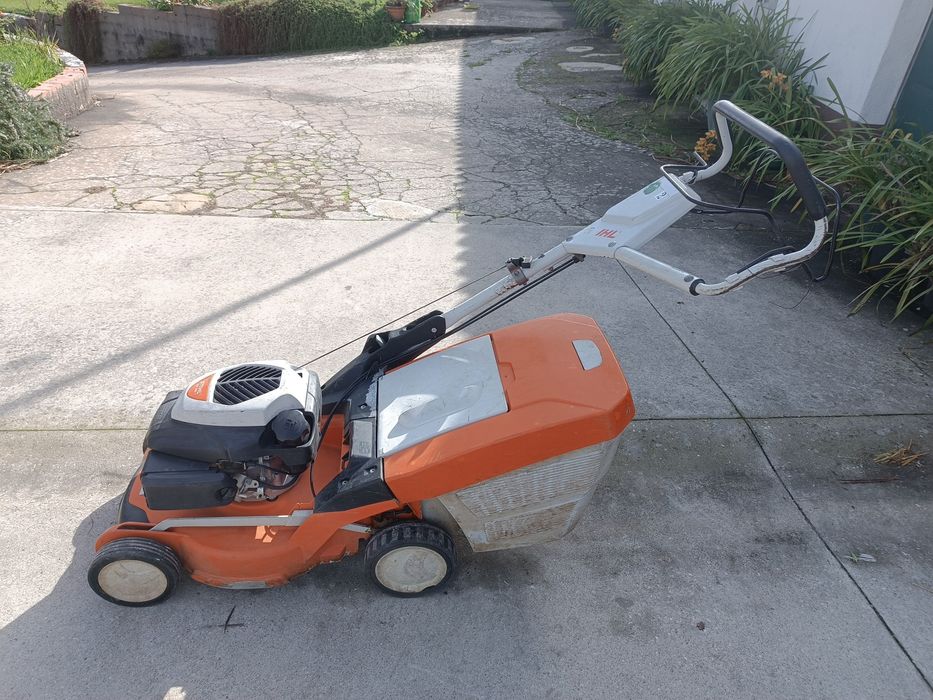 Máquina cortar Relva STIHL