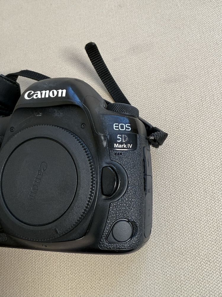 Фотоапарат Canon 5d mark 4