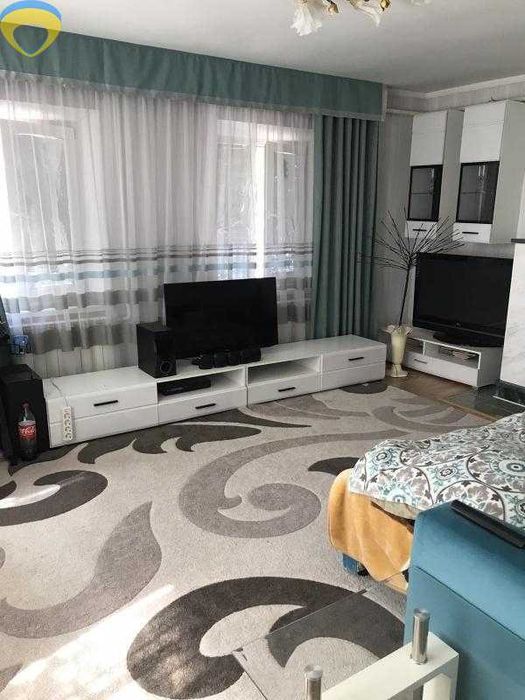 Шикарний великий будинок з ремонтом в передмісті Одеси.