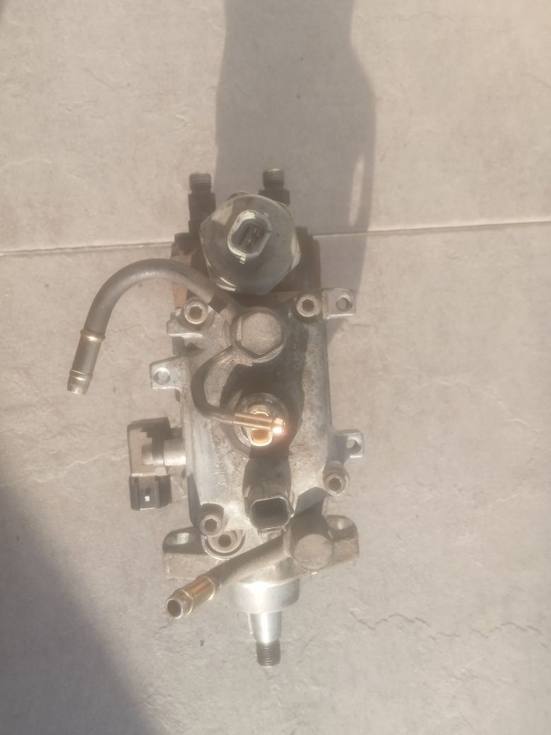 Bomba injetora Opel corsa c 1.7 dti