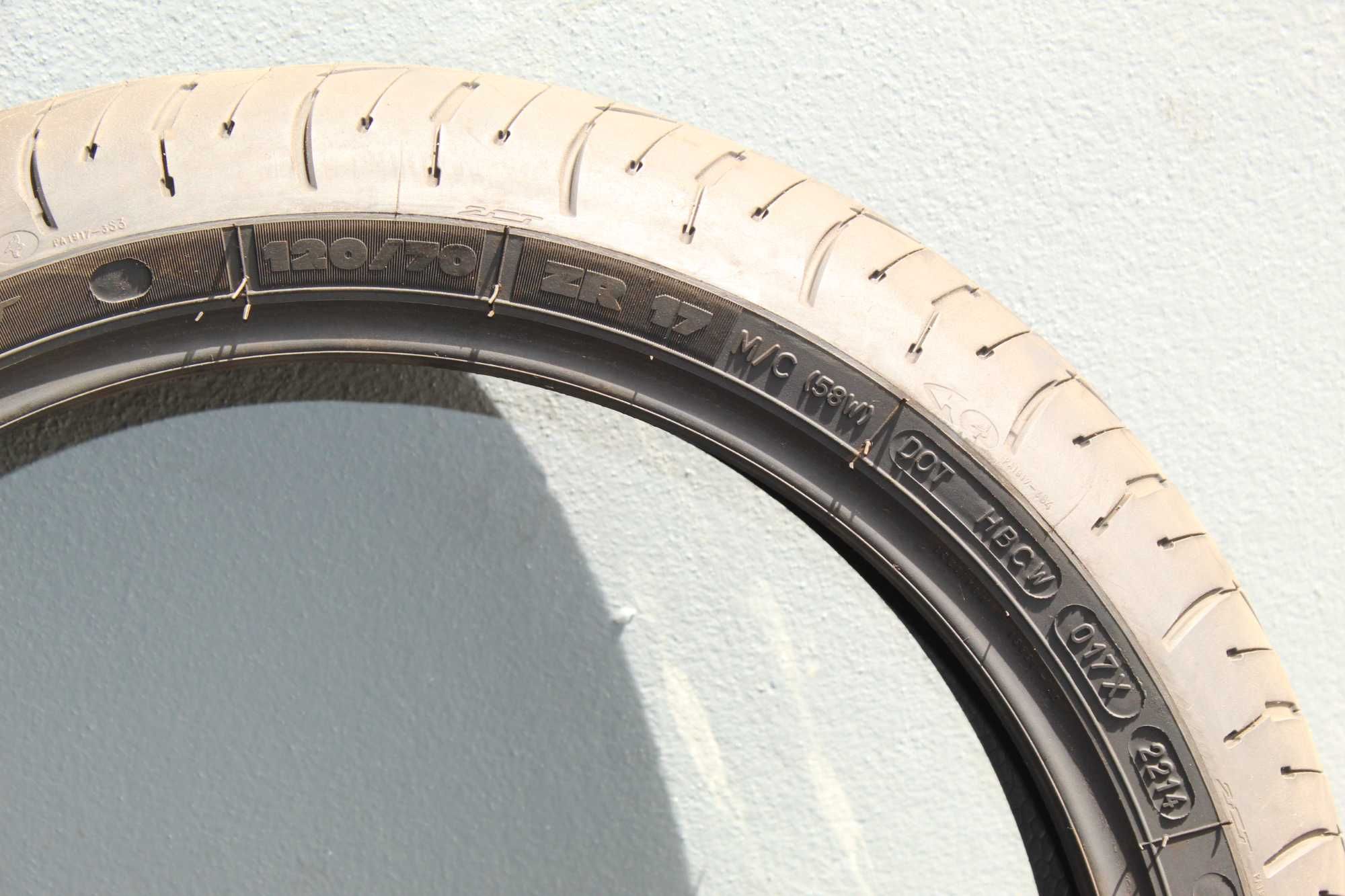 Pneu Usado Michelin Road 4 GT 120/70R17